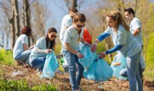 service opportunities for youth Des Moines IA