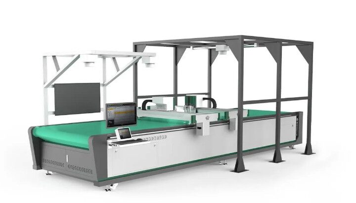 CNC automatic fabric cutter