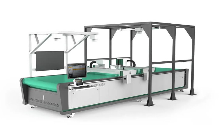 CNC automatic fabric cutter