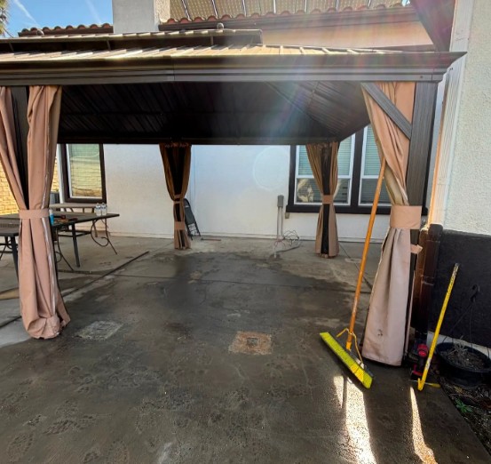 Thousand Oaks shed demolition